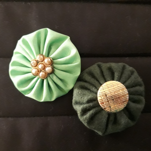Vintage Handmade Floral Button and Fabric Brooch Pin - Bundle of 4 - Picture 4 of 5